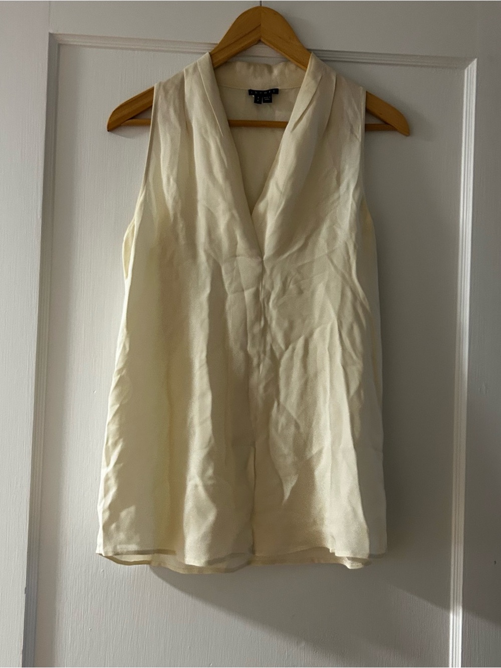 Theory Cream V-Neck Sleeveless Top